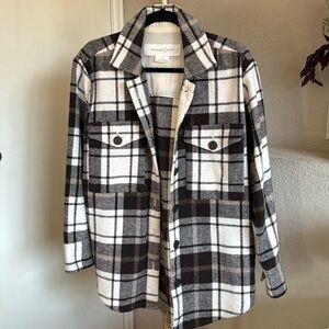 NWOT - Oversized Plaid Treasure & Bond Shacket with Pockets - Size Small
